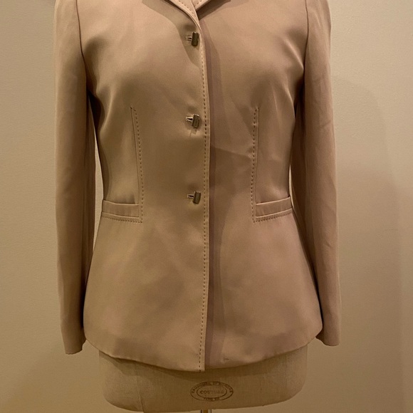 Tahari Womens Tan Blazer w Silver Buttons & Brown Contrast Stitching / Size 6 - Picture 2 of 15